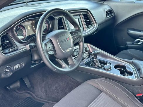 Used 2017 Dodge Challenger SXT RWD image 10