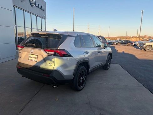 Used 2024 Toyota RAV4 LE image 6