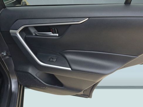 Used 2019 Toyota RAV4 XLE image 31