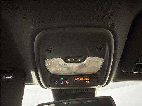 Used 2026 Chevrolet Colorado LT RWD image 6