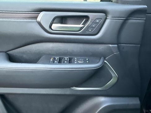 New 2026 Nissan Armada Platinum image 18