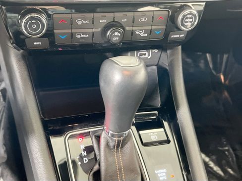 Used 2022 Jeep Compass Limited AWD/4WD image 16