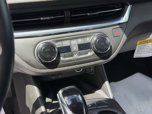 Used 2025 Buick Envista Preferred w/ Convenience I Package FWD image 27