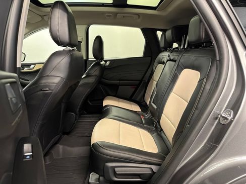 Used 2022 Ford Escape Titanium w/ Titanium Elite Package AWD/4WD image 33