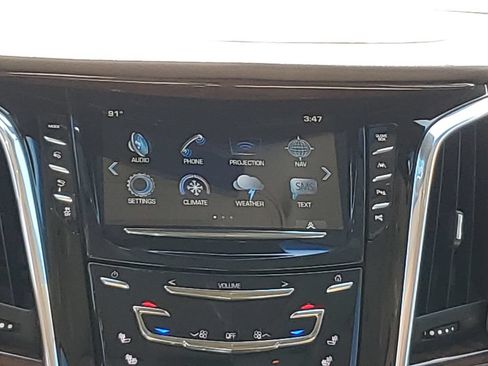 Used 2017 Cadillac Escalade Luxury AWD/4WD image 13