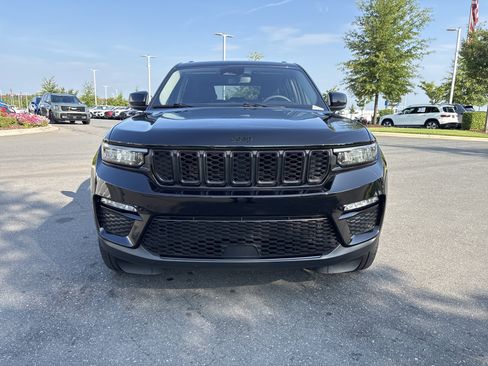 Certified 2023 Jeep Grand Cherokee Limited w/ Black Appearance Package AWD/4WD image 3