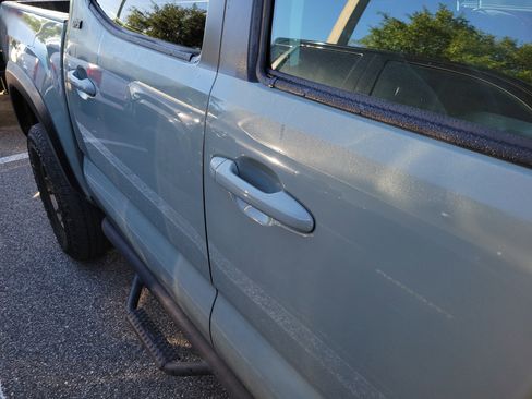 Used 2022 Toyota Tacoma SR5 w/ Trail Edition image 12