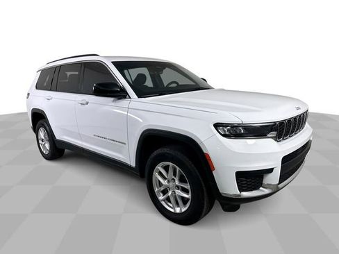 Used 2025 Jeep Grand Cherokee L Laredo RWD image 2
