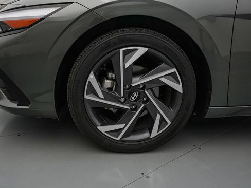 Used 2025 Hyundai Elantra Sport FWD image 10