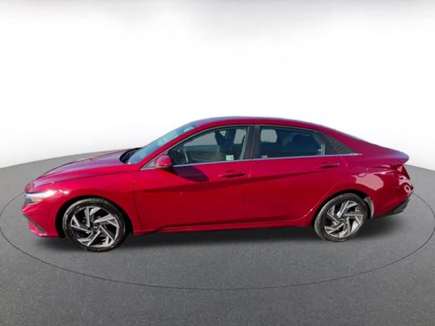 Used 2025 Hyundai Elantra SEL image 9