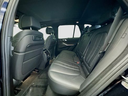 Used 2019 BMW X5 xDrive50i w/ M Sport Package AWD/4WD image 15