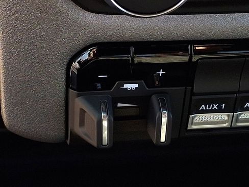 Used 2024 RAM 2500 Tradesman w/ Chrome Appearance Group image 22