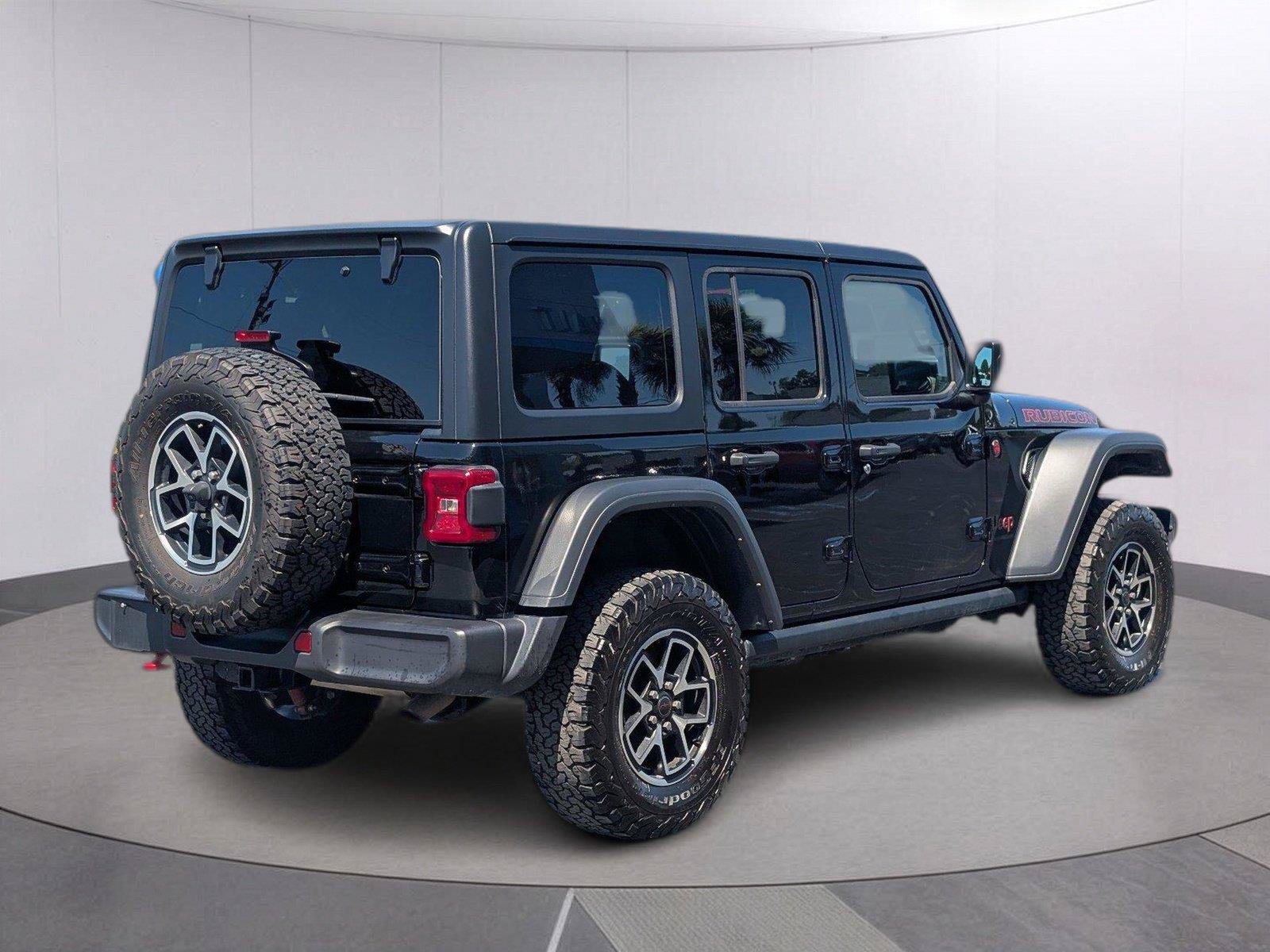 Used 2025 Jeep Wrangler Unlimited Rubicon AWD/4WD image 7