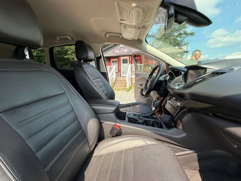 Used 2017 Ford Escape Titanium FWD image 20