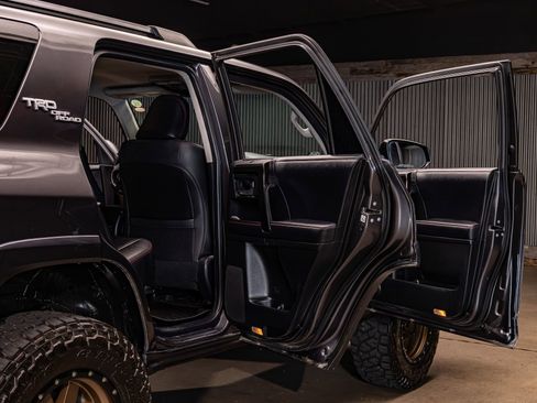 Used 2019 Toyota 4Runner TRD Off-Road Premium image 29