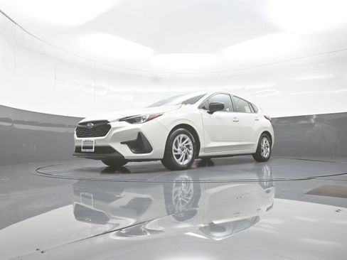 Used 2024 Subaru Impreza 2.0i AWD/4WD image 11