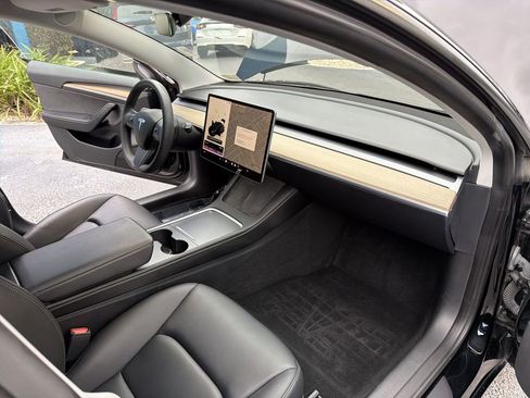 Used 2023 Tesla Model 3 Standard Range image 26