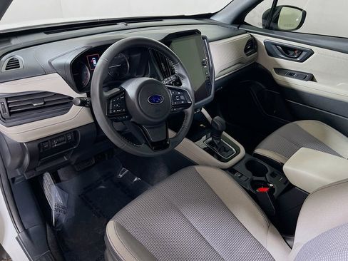 Used 2025 Subaru Forester Premium AWD/4WD image 9