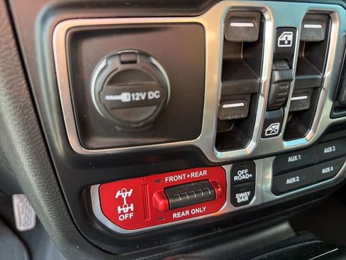 Used 2021 Jeep Wrangler Unlimited Rubicon AWD/4WD image 38