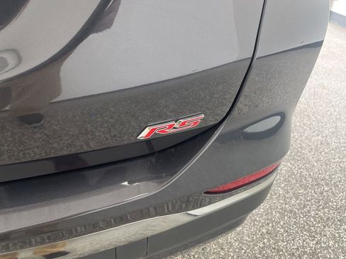 Used 2022 Chevrolet Equinox RS w/ RS Leather Package image 5