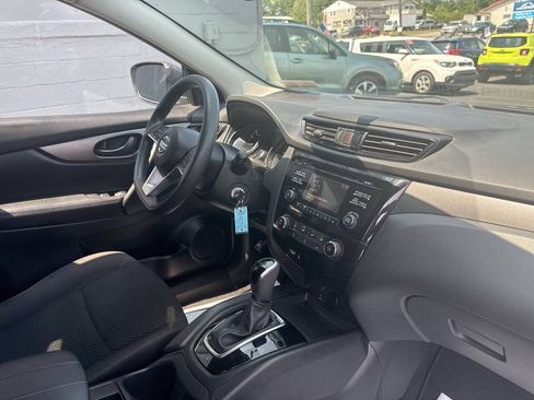 Used 2017 Nissan Rogue Sport S AWD/4WD image 25