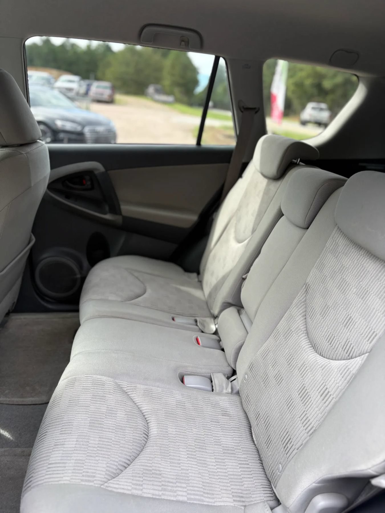 Used 2010 Toyota RAV4 4WD w/ Base L4 Extra Value Pkg image 27