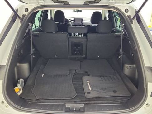 Used 2023 Mitsubishi Outlander ES FWD image 32