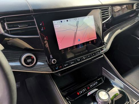 Used 2022 Jeep Wagoneer Series II w/ Flexible Seating Group image 24