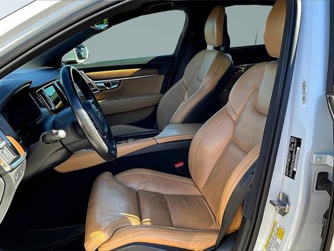 Used 2018 Volvo S90 T6 Inscription w/ Convenience Package image 25