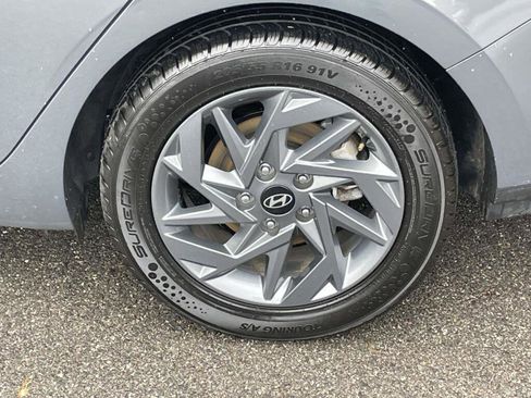 Used 2024 Hyundai Elantra SEL FWD image 14