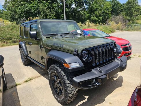 Used 2023 Jeep Wrangler Unlimited Sport AWD/4WD image 3
