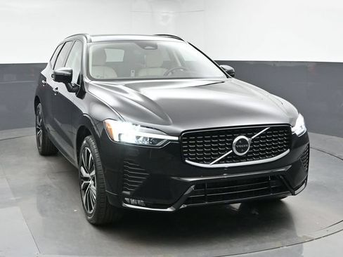 Used 2023 Volvo XC60 B5 Plus w/ Climate Package AWD/4WD image 2