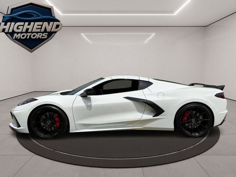 Used 2021 Chevrolet Corvette Stingray Coupe w/ Z51 Performance Package RWD image 3