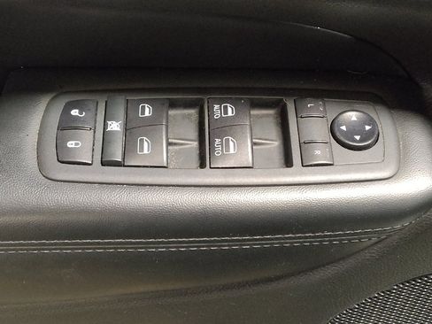 Used 2020 Jeep Grand Cherokee Altitude RWD image 27