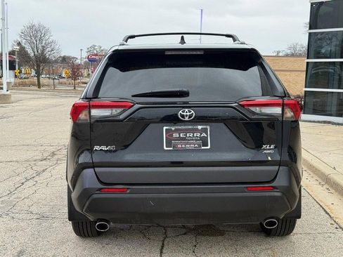 Used 2022 Toyota RAV4 XLE w/ Convenience Package image 4