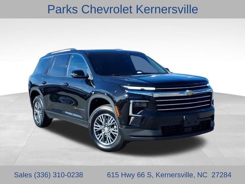 Certified 2024 Chevrolet Traverse LT image 1