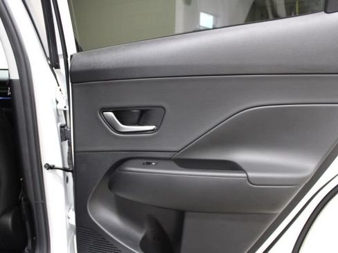 Used 2024 Hyundai Kona Limited FWD image 27