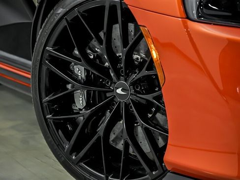 Used 2023 McLaren GT RWD image 4