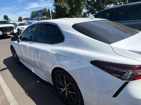 Used 2021 Toyota Camry SE FWD image 7