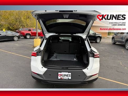 New 2026 Chevrolet Equinox EV LT w/ LPO, All-Weather Mat Package image 19