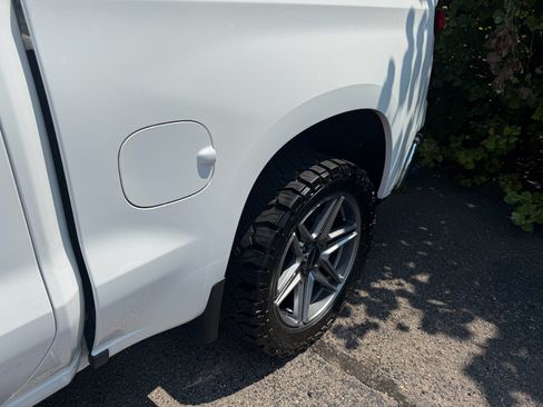 Used 2021 Chevrolet Silverado 1500 LTZ AWD/4WD image 13