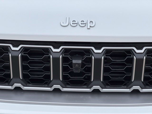 New 2026 Jeep Grand Cherokee Limited w/ Luxury Tech Group II AWD/4WD image 40