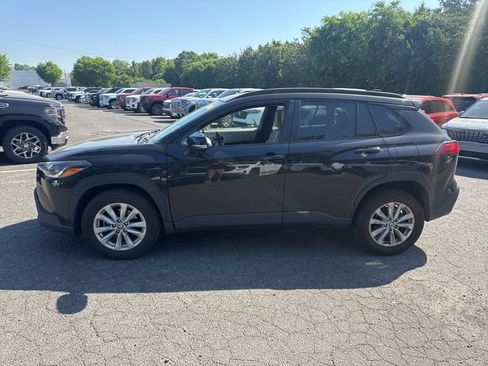 Used 2022 Toyota Corolla Cross LE FWD image 4