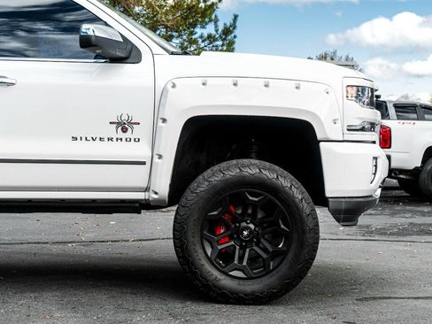 Used 2018 Chevrolet Silverado 1500 LTZ Z71 w/ LTZ Plus Package image 9