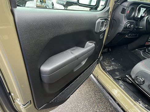 New 2026 Jeep Wrangler Unlimited Rubicon image 14