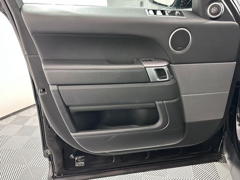 Used 2020 Land Rover Range Rover Sport HSE image 11