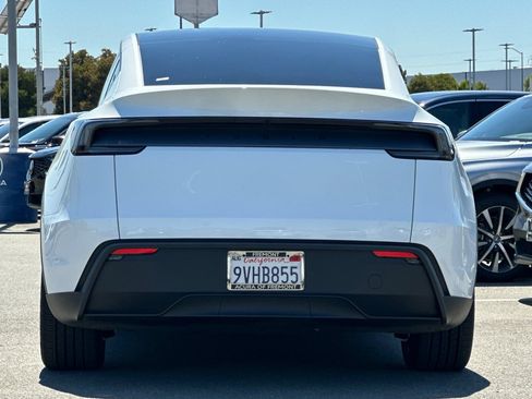 Used 2026 Tesla Model Y 2WD image 5