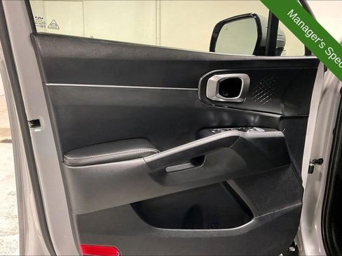 Used 2025 Kia Sorento S w/ Panoramic Sunroof Package FWD image 22