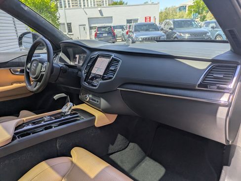 Used 2023 Volvo XC90 T8 Ultimate w/ Lounge Package AWD/4WD image 30