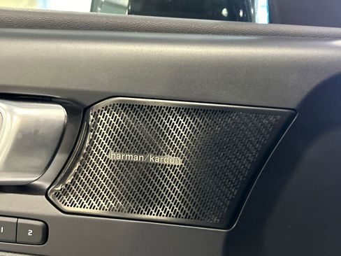 Certified 2023 Volvo XC40 Recharge Ultimate AWD/4WD image 21